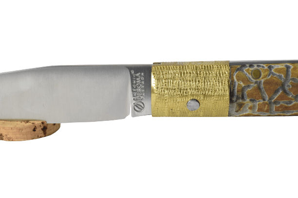 Coltelleria Deroma, originale Pattada, manico montone brunito e inciso - Artigianato Pasella