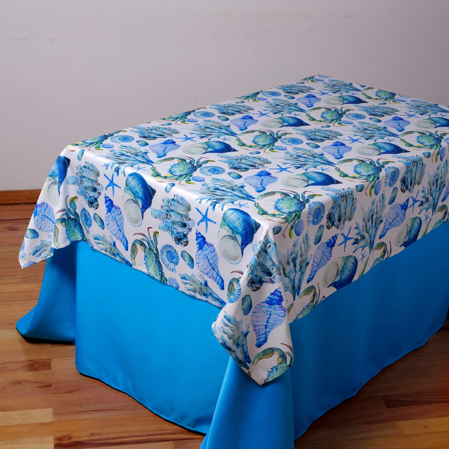 Tovaglia con decorazioni di granchi e conchiglie blu - Artigianato Pasella