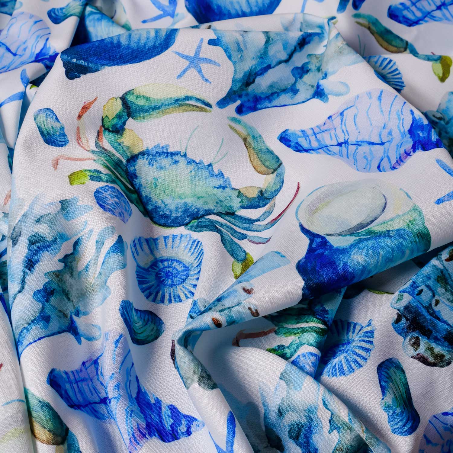 Tovaglia con decorazioni di granchi e conchiglie blu - Artigianato Pasella