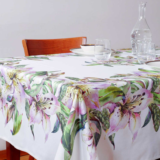 Tovaglia con decoro dei fiori di Lilium - Artigianato Pasella