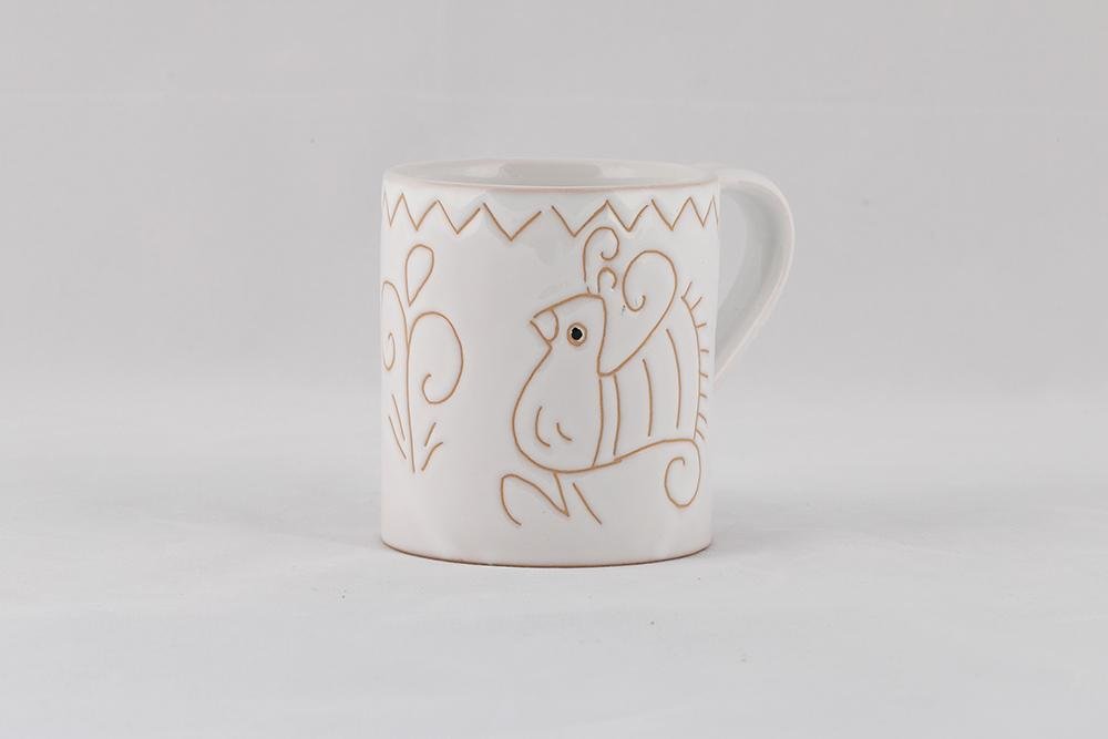 Tazza Mug con manico con motivo pavoncella bianca - Artigianato Pasella