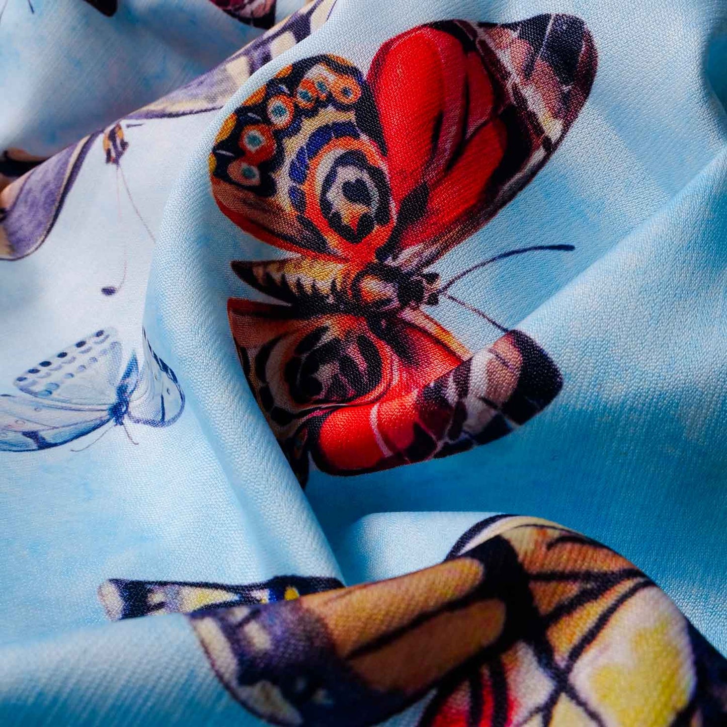 Tovaglia con decorazione di farfalle - Artigianato Pasella